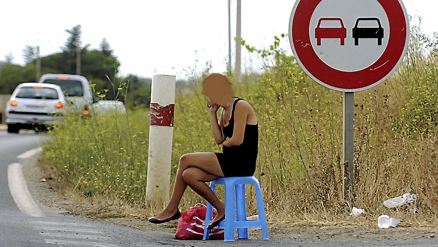  Telephones of Whores in Mauguio, France